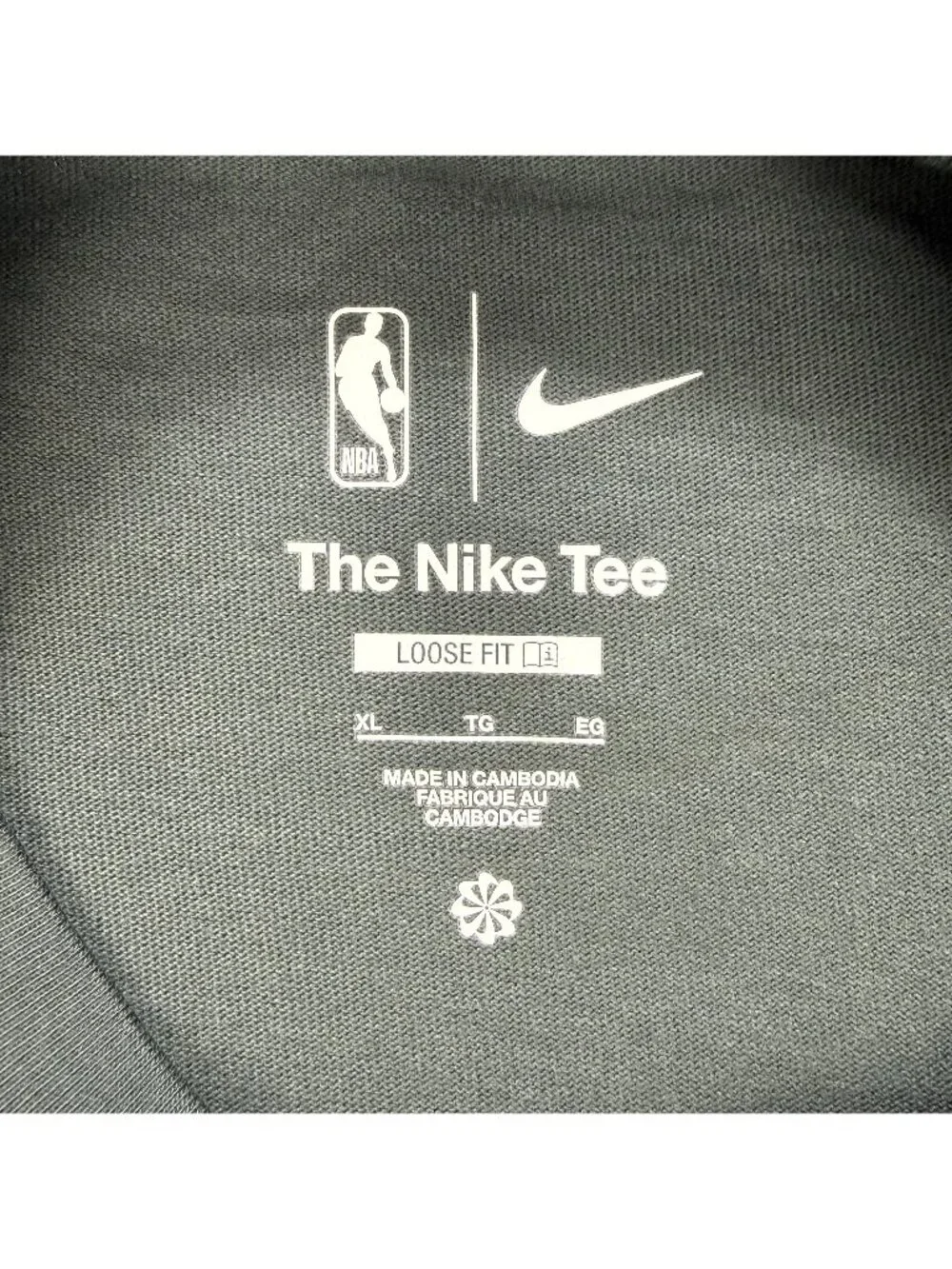 New York Knicks T Shirt Mens XL NBA Champions Locker Room On Court Crystal Nike